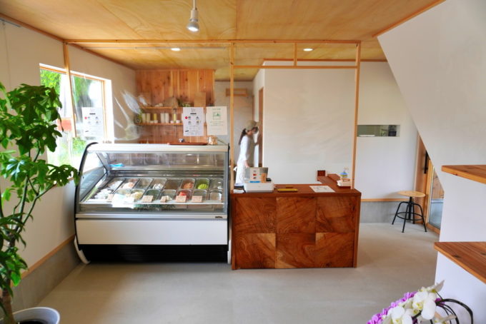 ジェラート-エン-店内の様子-販売フロア