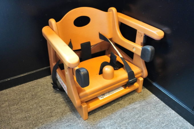 横浜家系ラーメン町田商店あかねヶ丘店-子ども用イス