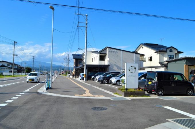 メゾンドボア-駐車場