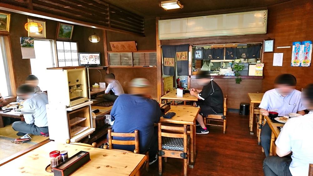 あたご食堂-店内の様子1