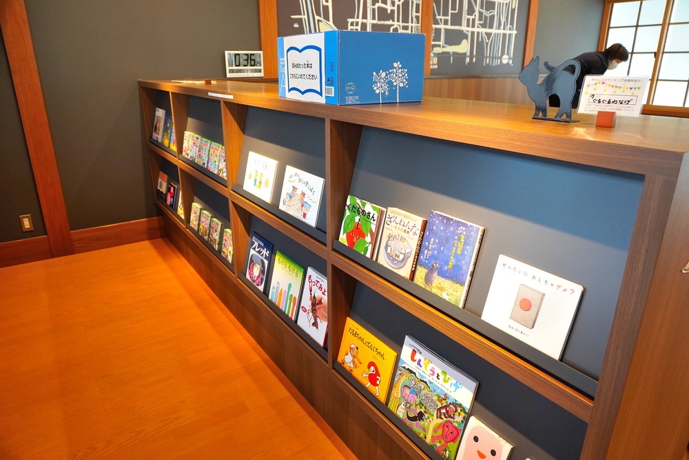 旧長井小学校第一校舎-マニーズカフェ-店内の様子4