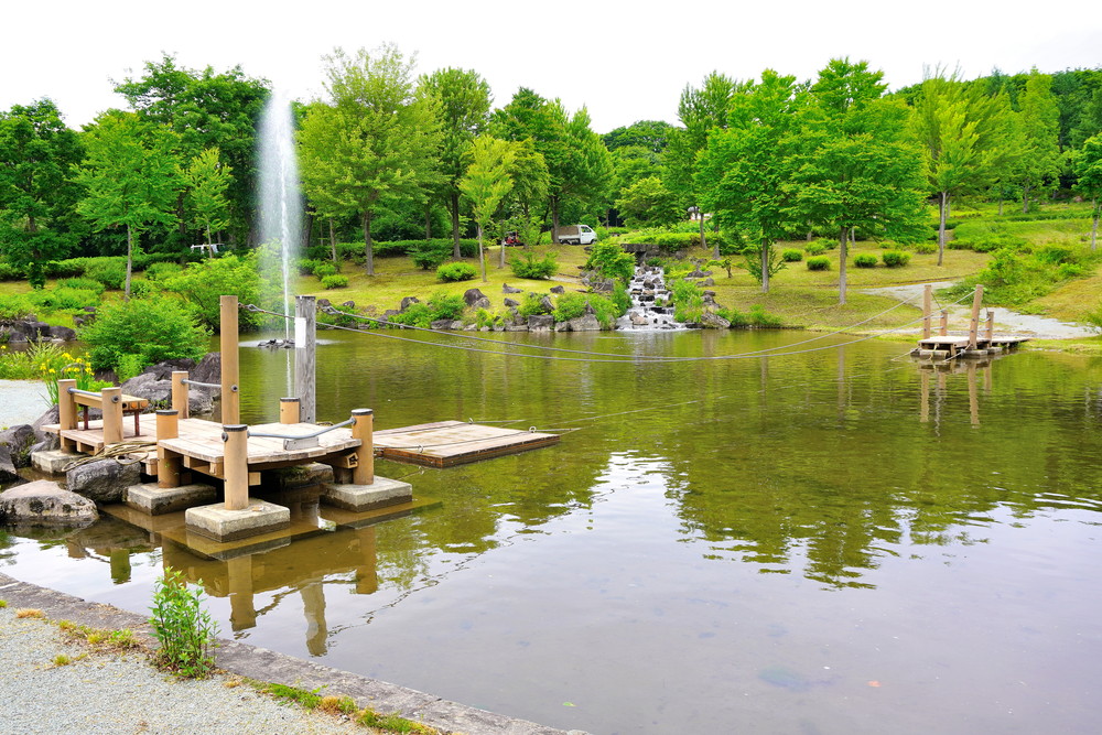 弓張平公園-子ども広場-イカダ遊び1