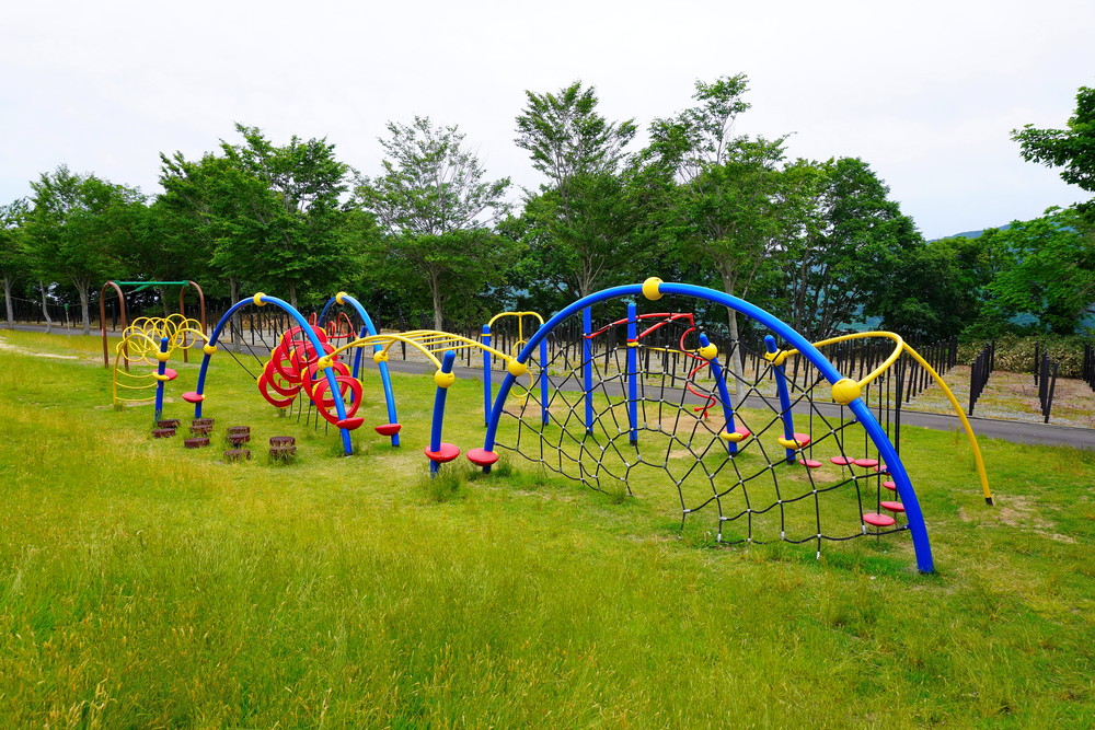 弓張平公園-子ども広場-大型遊具3