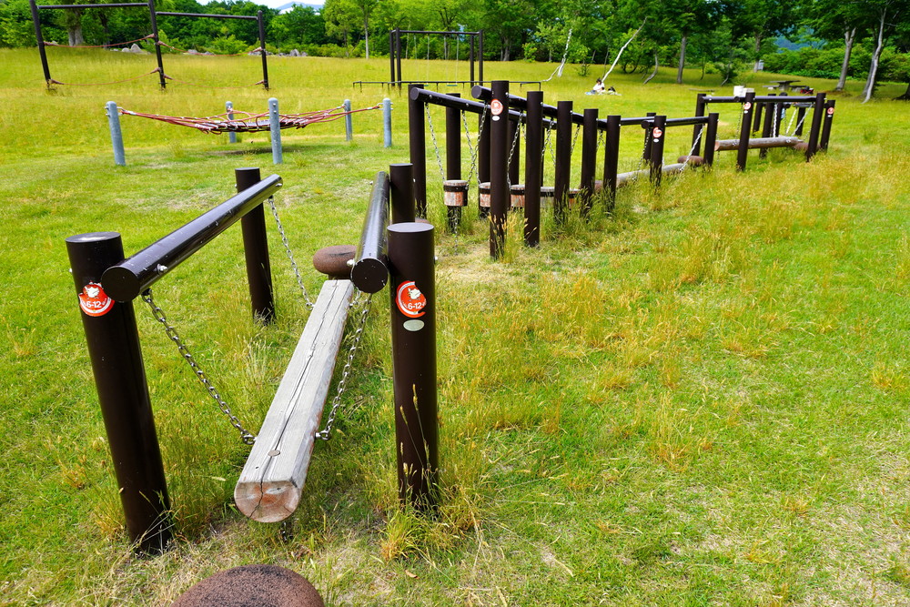 弓張平公園-子ども広場-バランス遊具1