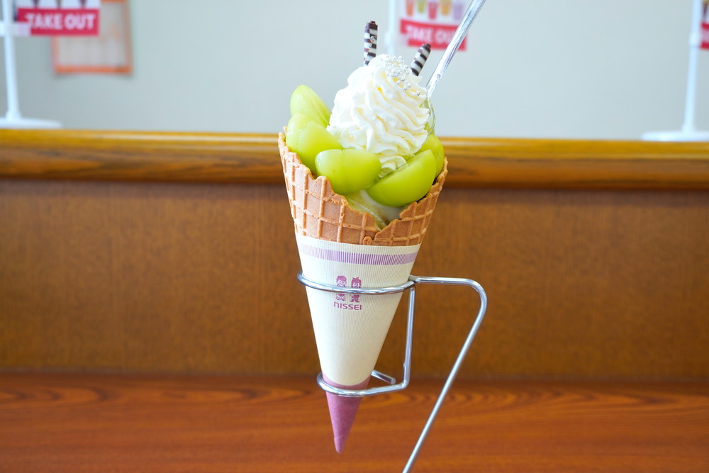 フルッティア-食レポ-シャインマスカットぶどうパフェ1