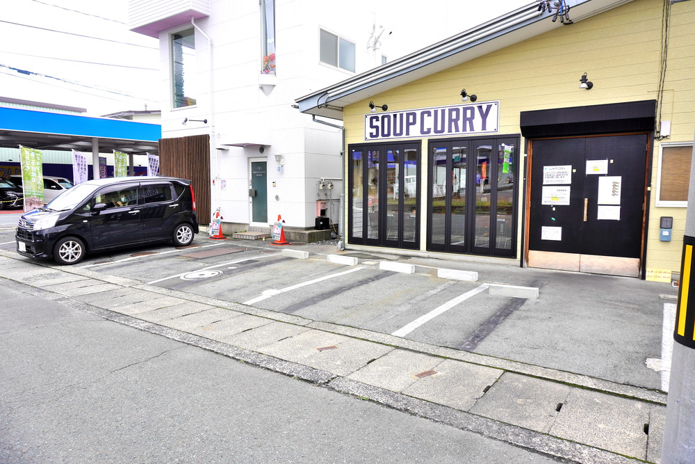 スパイスピッカ-駐車場