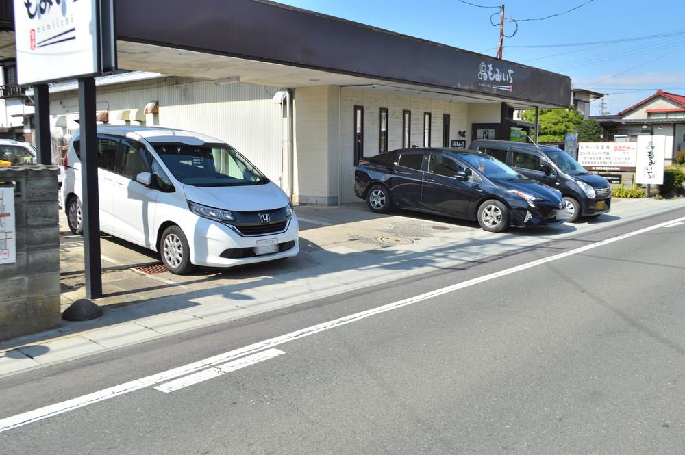 もみいち食堂-駐車場1