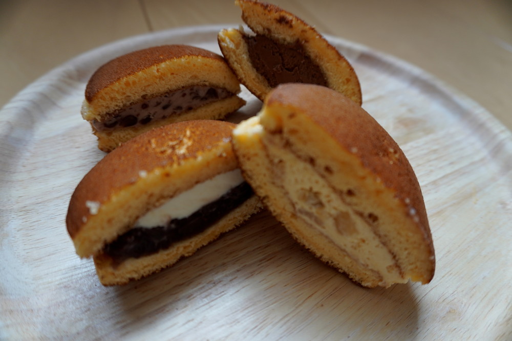 榮玉堂‐どら焼き断面図斜め