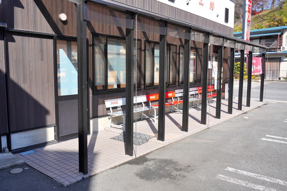 龍上海赤湯本店-行列の様子1