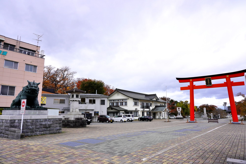 山形県護国神社-駐車場1