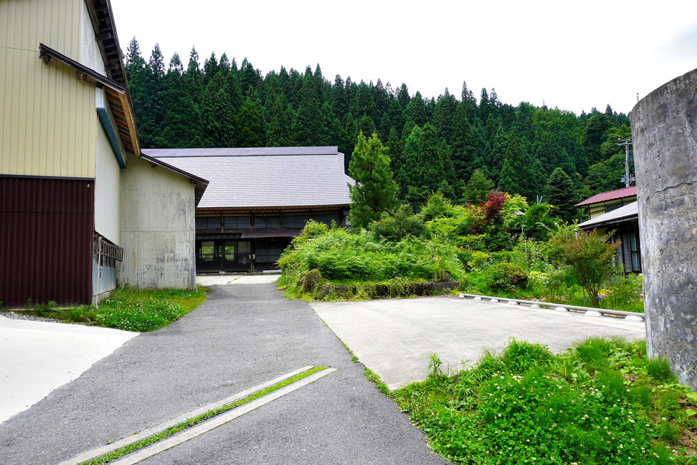 353KUROGAMO-駐車場