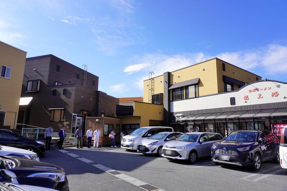 龍上海赤湯本店-行列の様子3