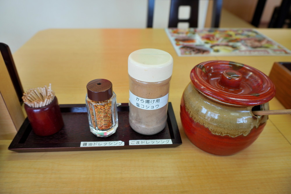 とんかつかつMI-山形南館店-食レポ-テーブル調味料