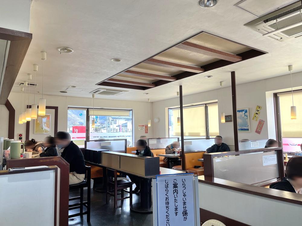 だるまや本店-店内の様子