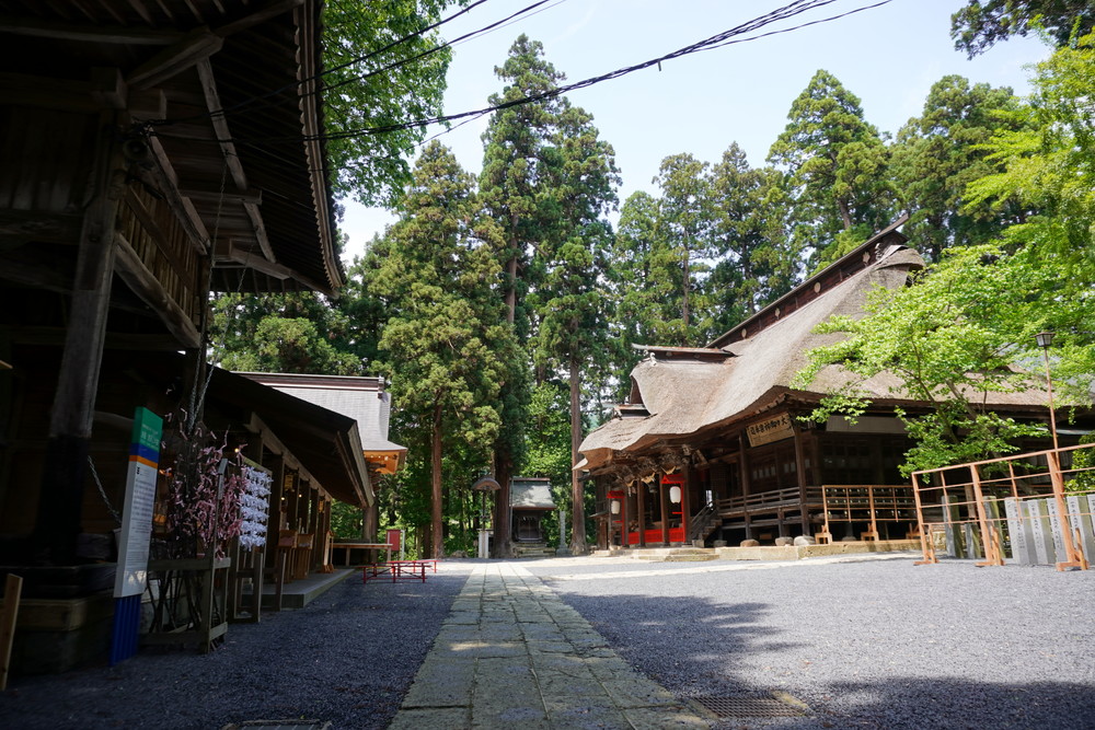 東北の伊勢-熊野大社-本殿までの石段3