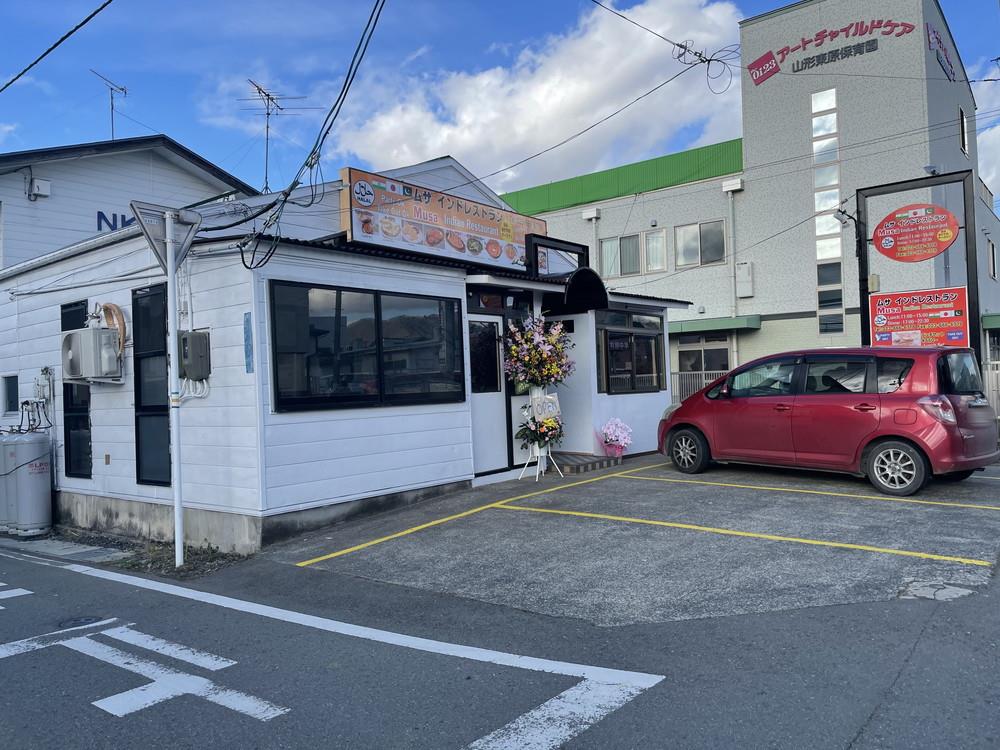 ムサインド料理-駐車場