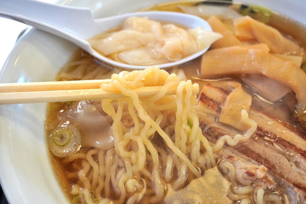 花鳥風月-山形南店-食レポ-海老ワンタンメン5