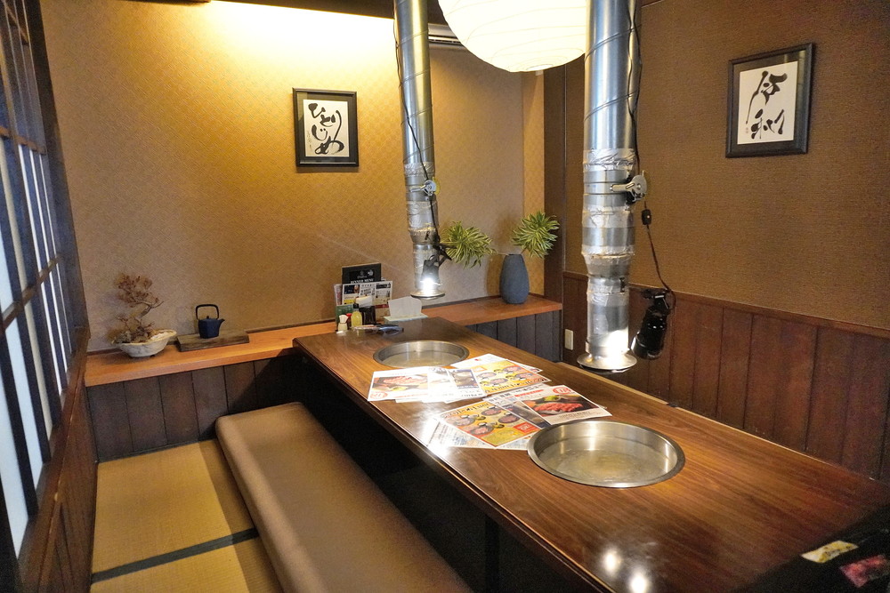 ひとりじめ-テーブル席大