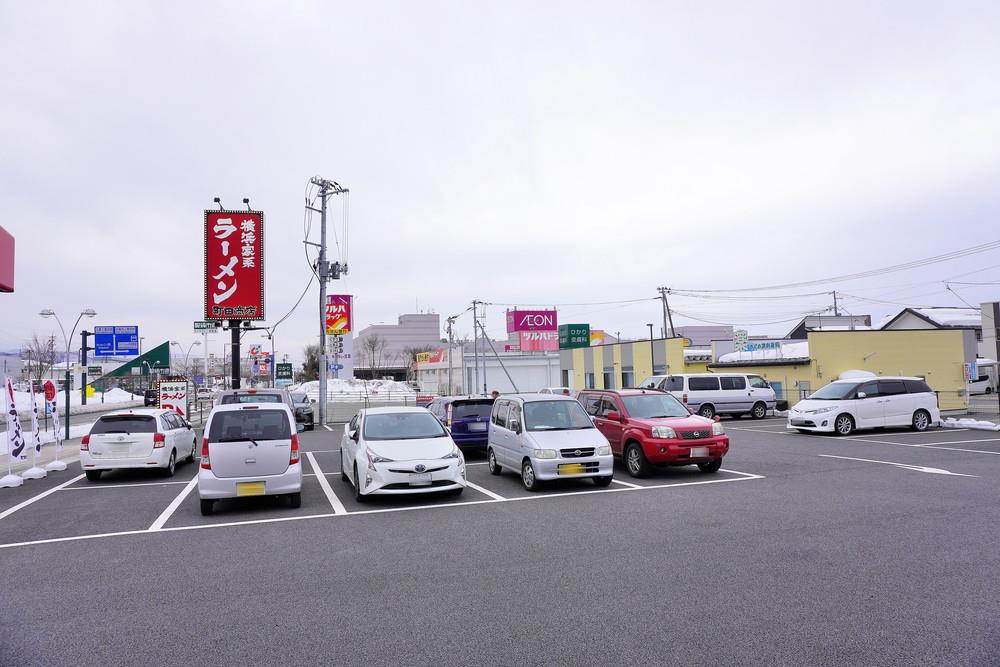 町田商店東根店-駐車場