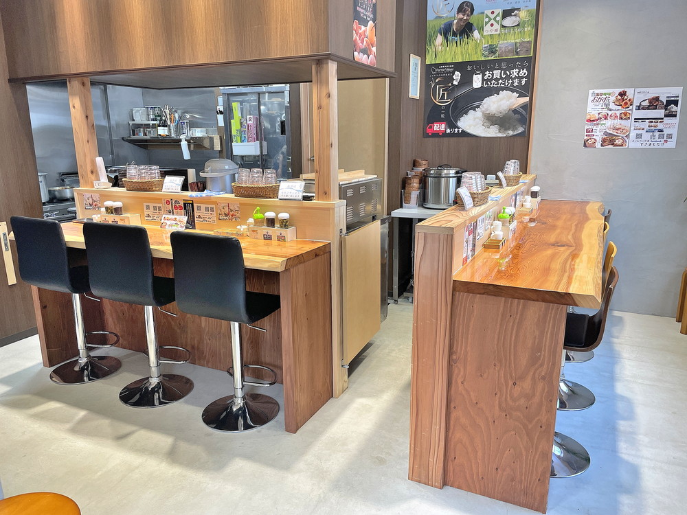 駅前食堂-カウンター席