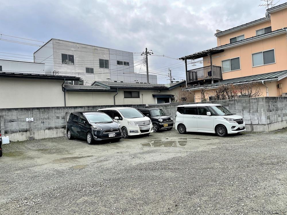 オステリアイルペッシェ-第二駐車場