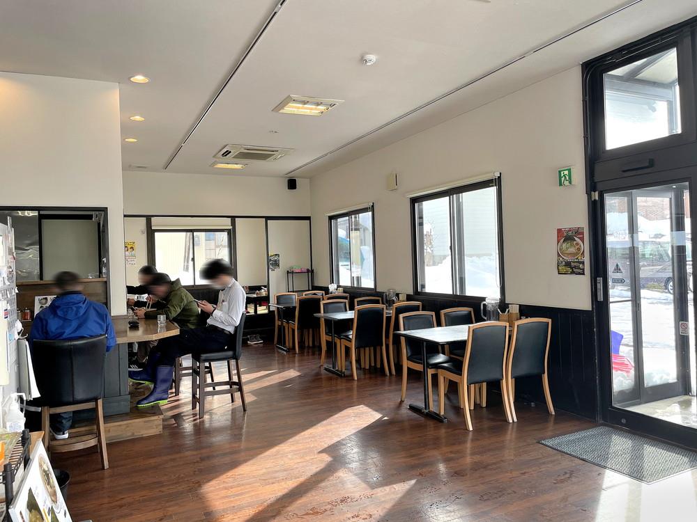 中華そばまがりすけ-店内の様子1