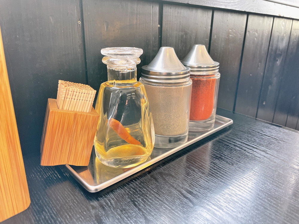 中華そばまがりすけ-テーブル調味料