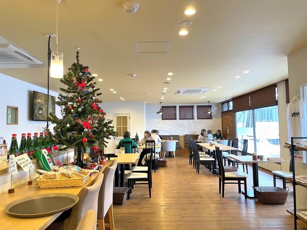 ダイニングケー-アンド-クースペース-店内の様子-ダイニングケー1