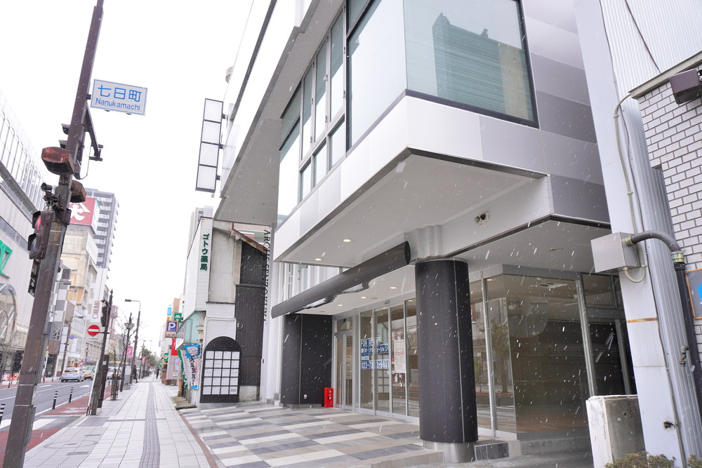 デセール-店舗のビル外観