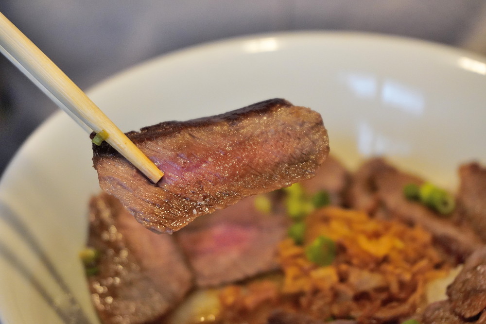 佐五郎-山形牛ステーキ丼-肉