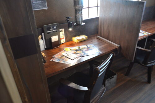 ひとりじ麺-店内の様子1