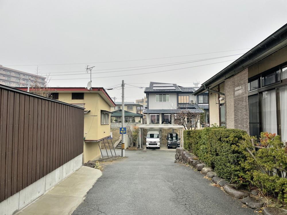 そば処庄司屋-駐車場通り抜け3