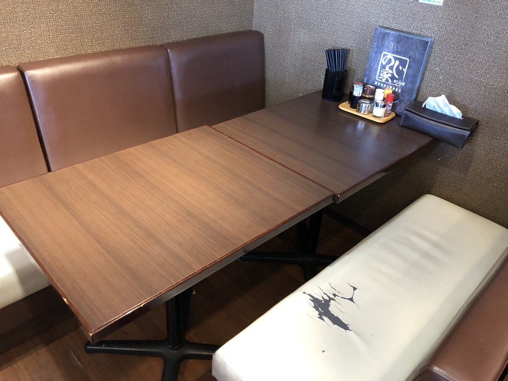 濃厚横浜家系ラーメンのじ家-店内の様子2