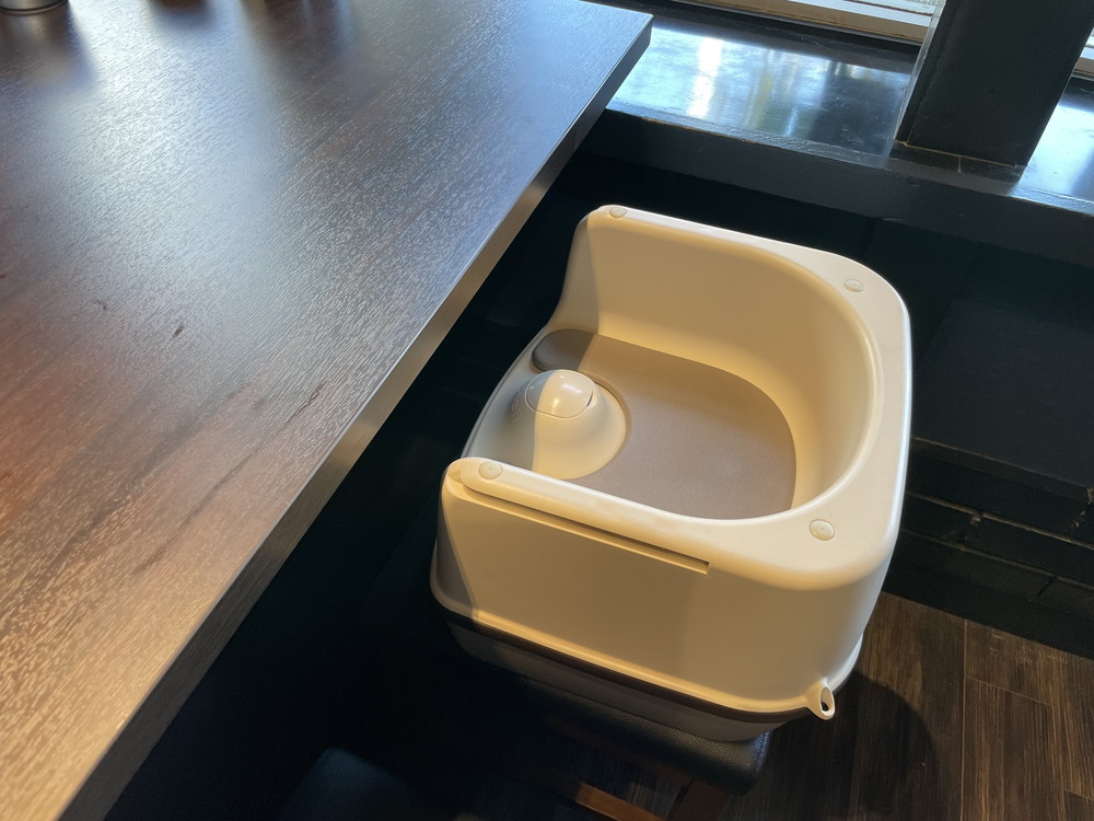 油そばつばさ-子ども用イス