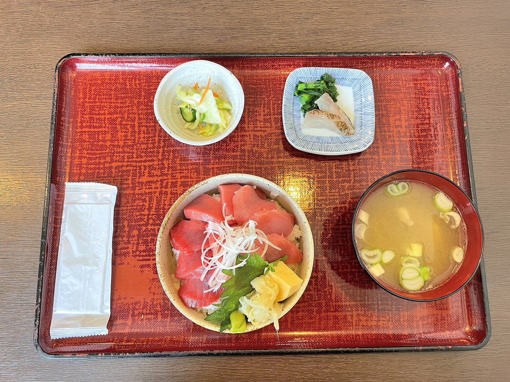 まぐろ処凪-二色丼①