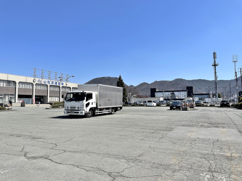 まぐろ処凪-山形流通団地駐車場
