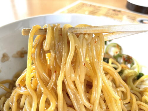 はちのや桜田東・こてっぱち・中太麺