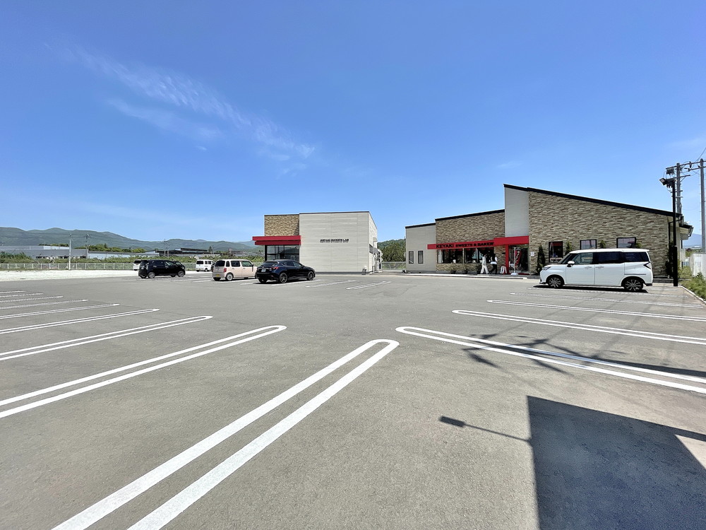 ケヤキスイーツ＆ベーカリー‐駐車場