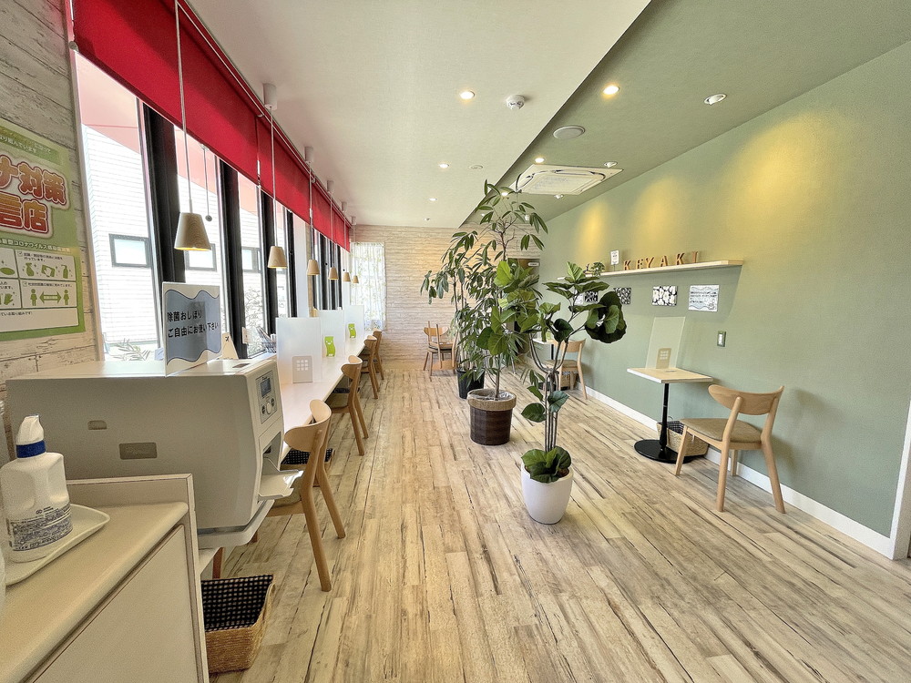 ケヤキスイーツ＆ベーカリー‐イートインスペース
