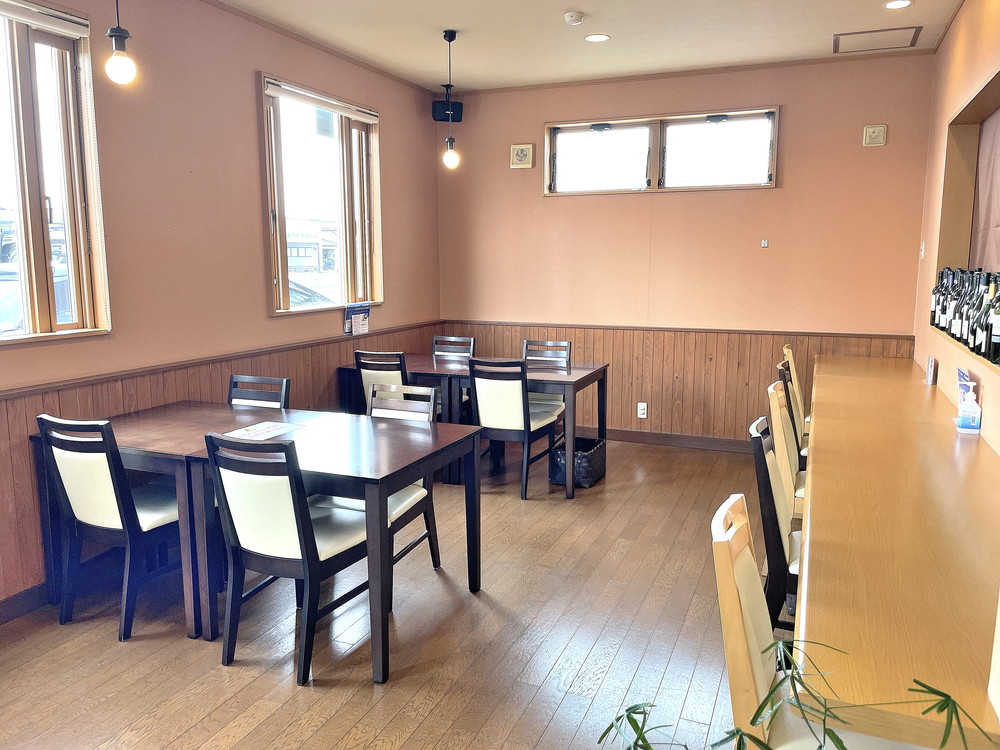 オステリアグラート-店内‐テーブル