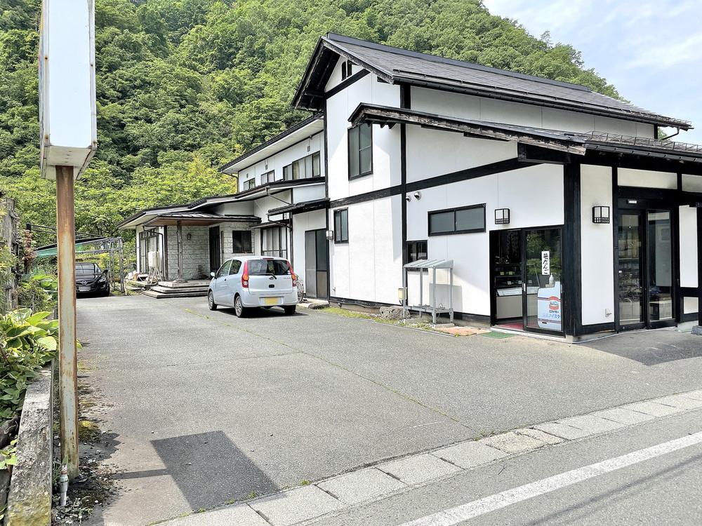 高瀬屋‐駐車場