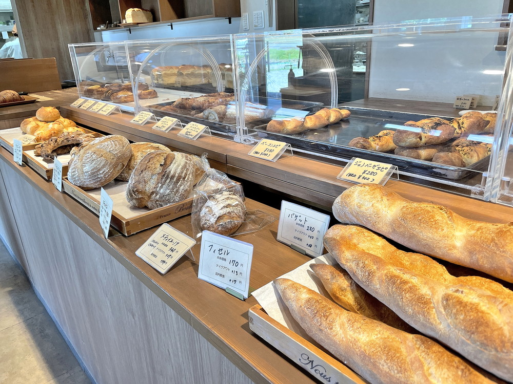 ボーションドブレ‐店内‐パン③