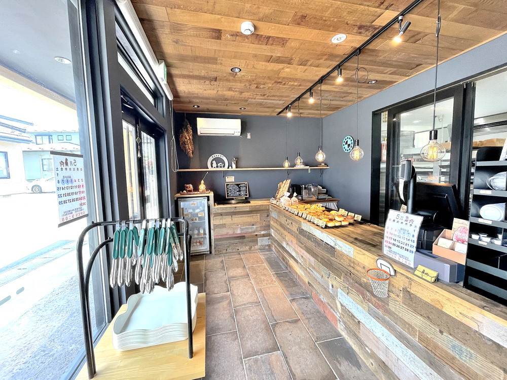 オーバル-店内①