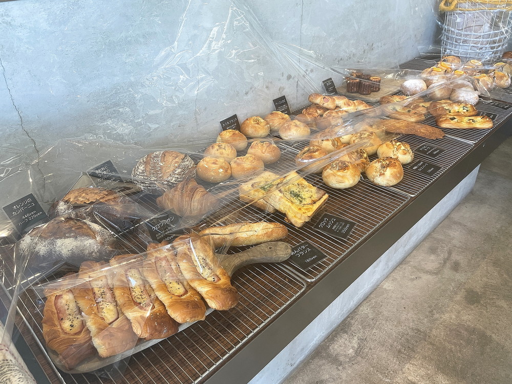 エスカルゴ‐店内‐パン