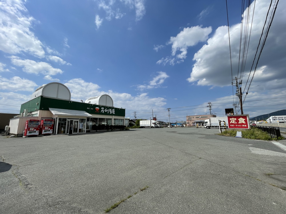 食堂弁当茂利多屋-駐車場