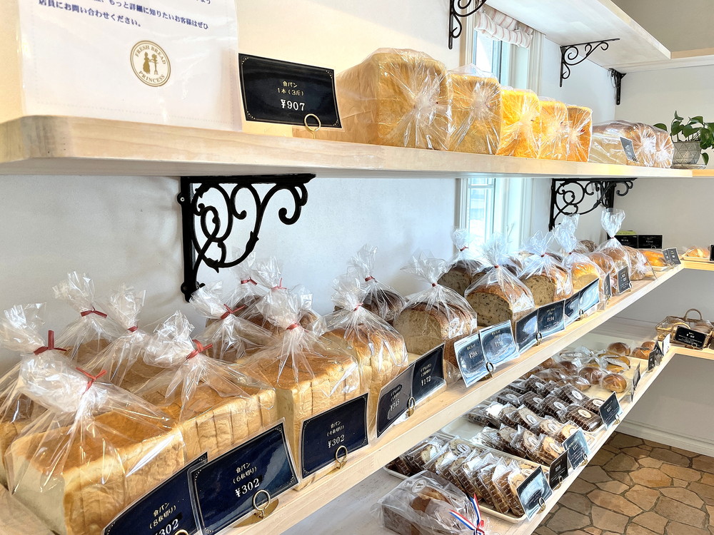 プリンセス-店内-パン①