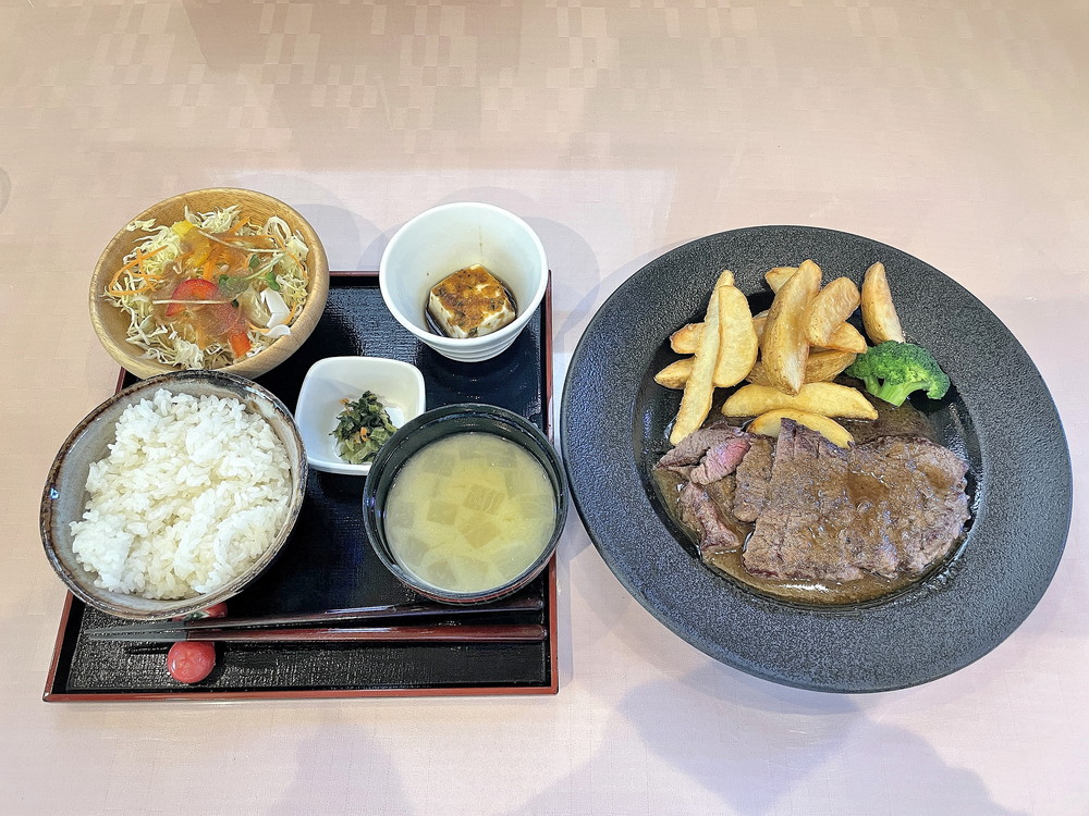 三幸-ビーフステーキ定食①