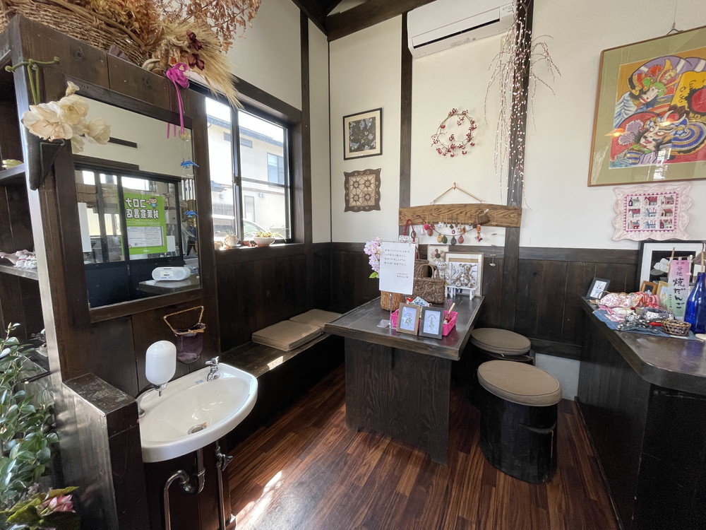 鈴木だんご屋イートインスペース