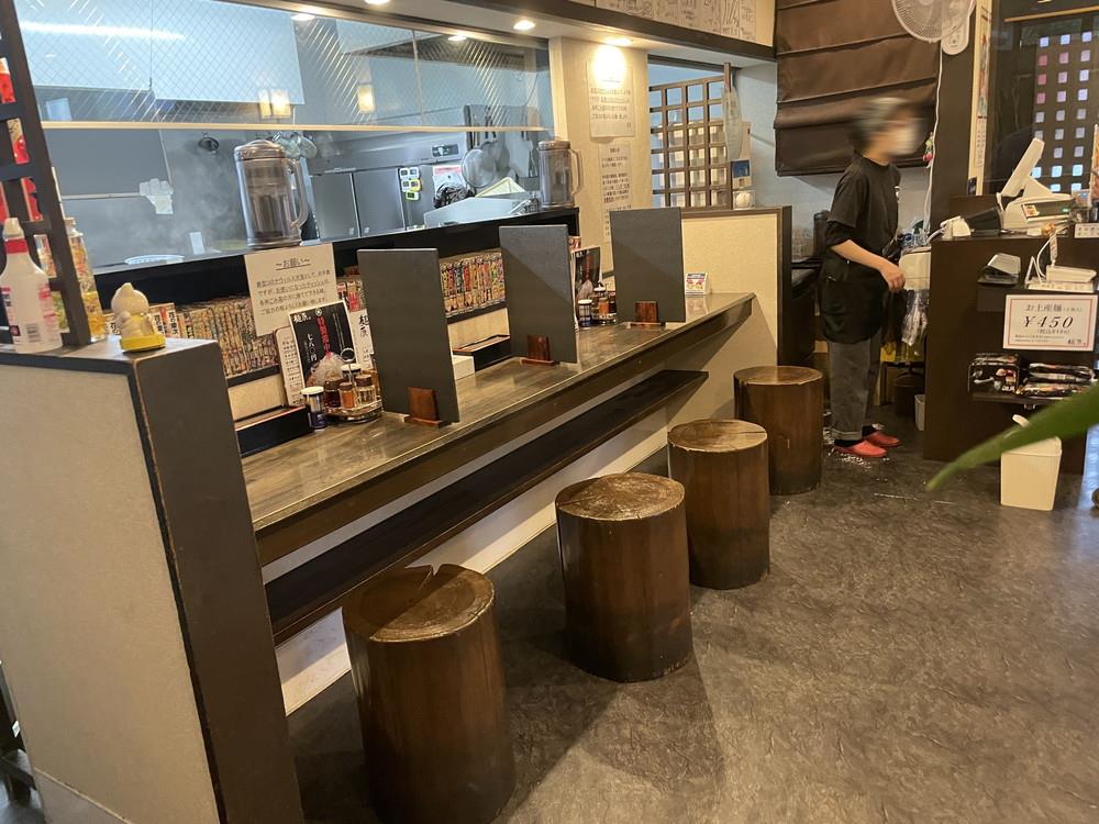 麺辰-店内の様子2