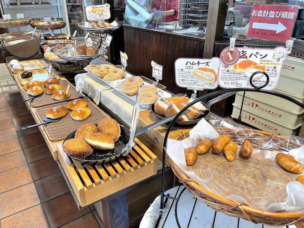 プロヴァンス-店内-パン④